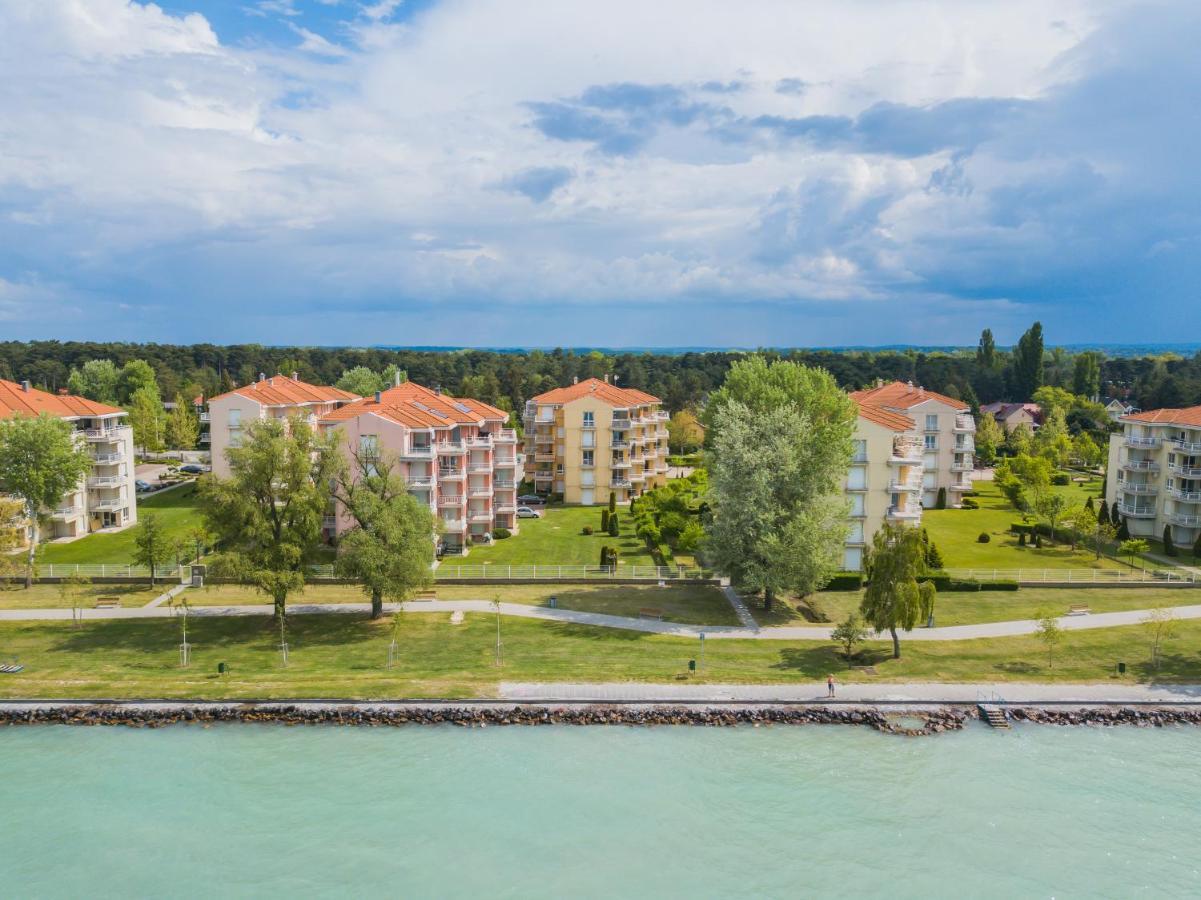 Myflat Golden Coast Panorama Apartment Шіофок Екстер'єр фото