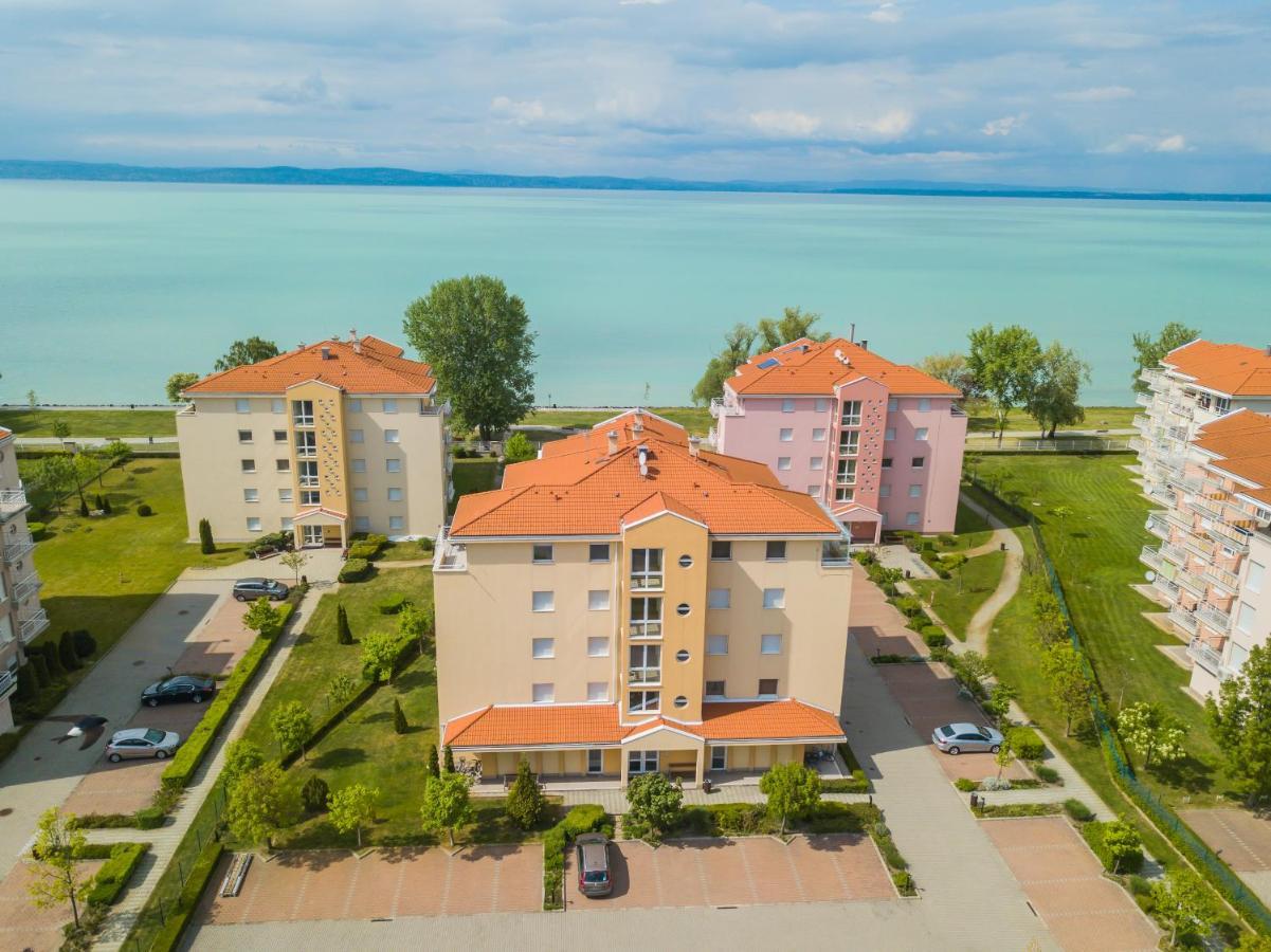 Myflat Golden Coast Panorama Apartment Шіофок Екстер'єр фото