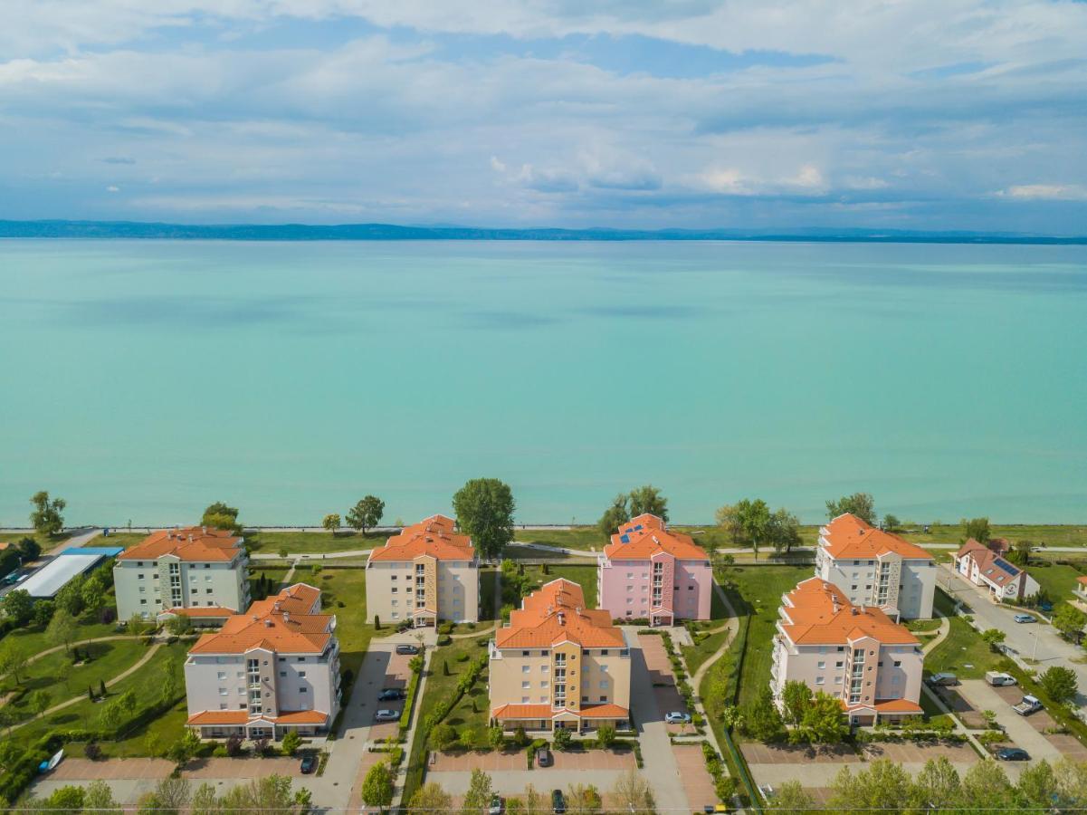 Myflat Golden Coast Panorama Apartment Шіофок Екстер'єр фото