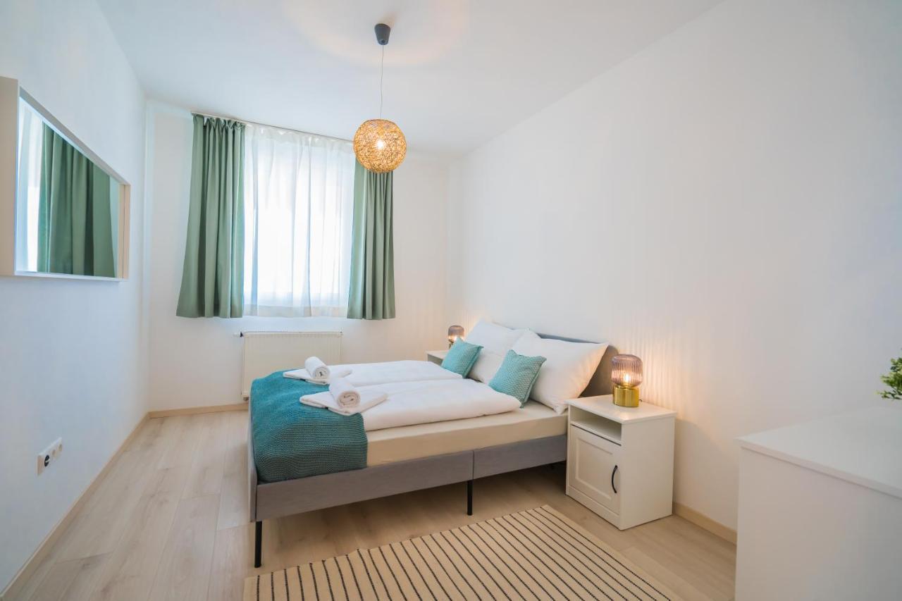 Myflat Golden Coast Panorama Apartment Шіофок Екстер'єр фото